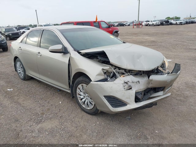 2014 TOYOTA CAMRY LE