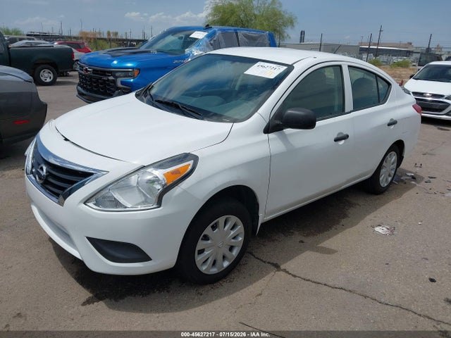 2015 Nissan VERSA 1.6 S — фото 2