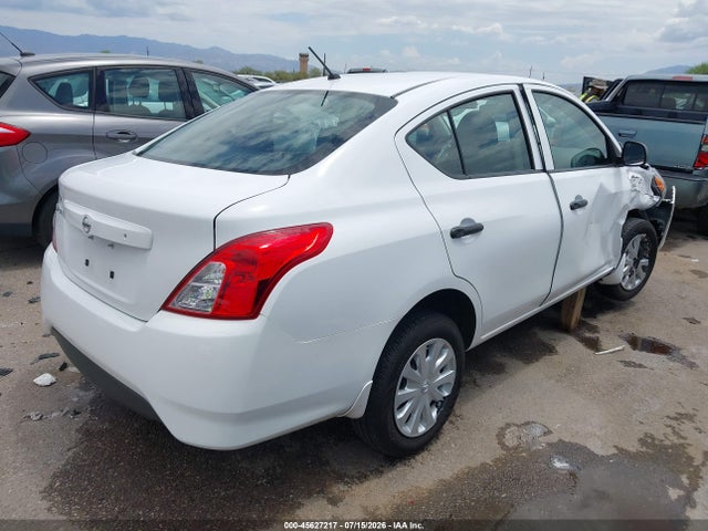 2015 Nissan VERSA 1.6 S — фото 4