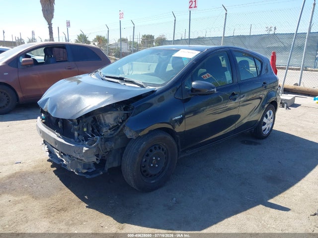 صورة 2 لـ 2016 Toyota PRIUS C TWO