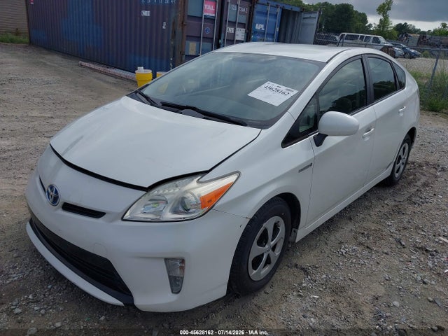 2015 Toyota PRIUS TWO — фото 2