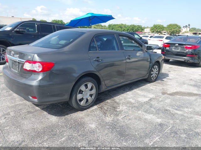 2012 Toyota COROLLA LE photo 4