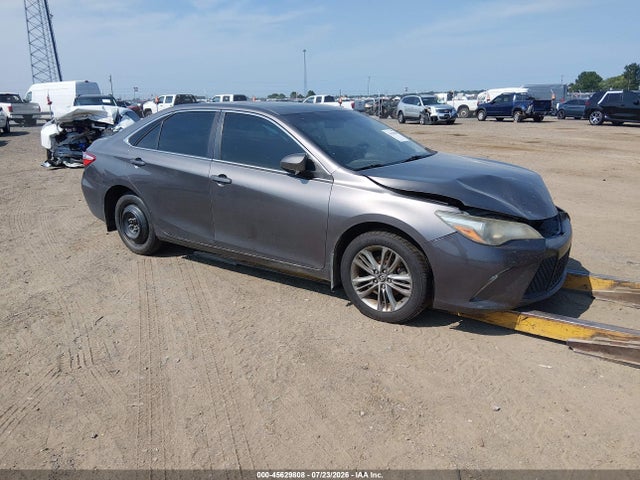 2017 TOYOTA CAMRY SE