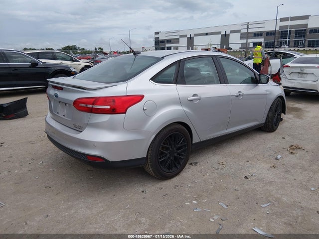 2015 FORD FOCUS TITANIUM 照片 4