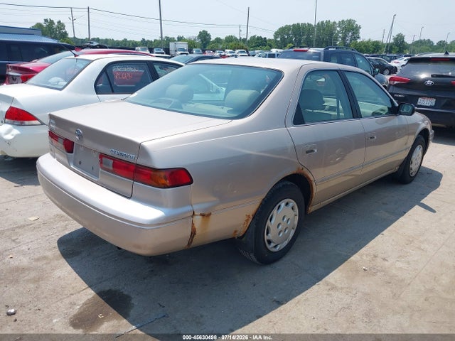 1999 Toyota CAMRY LE photo 4