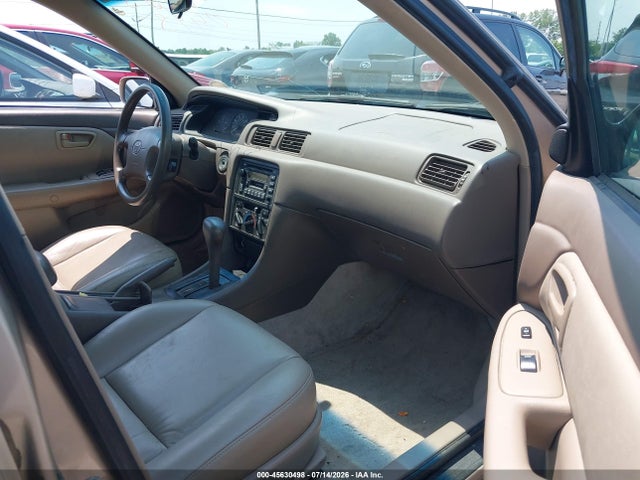 1999 Toyota CAMRY LE photo 5