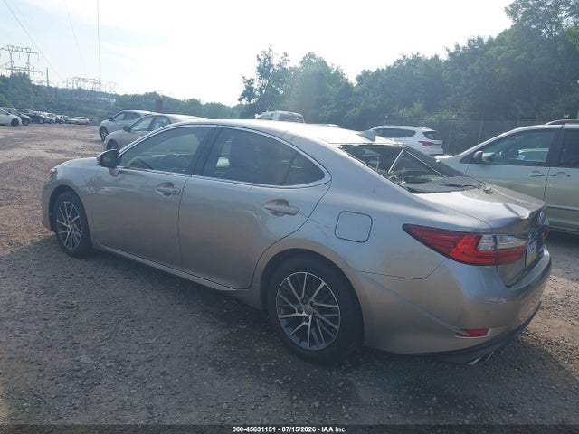 صورة 3 لـ 2016 Lexus ES 350