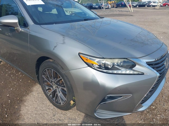صورة 6 لـ 2016 Lexus ES 350