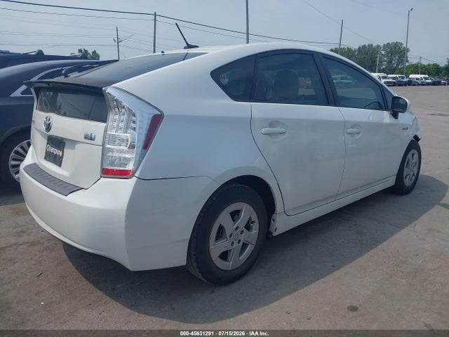 صورة 4 لـ 2011 Toyota PRIUS TWO