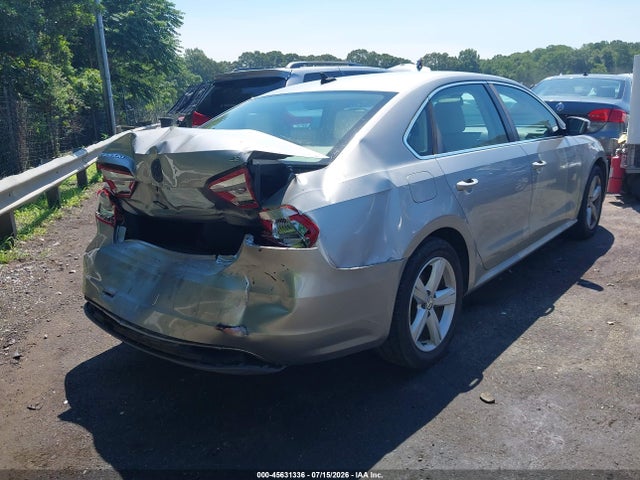 2013 Volkswagen PASSAT 2.5L SE 照片 4