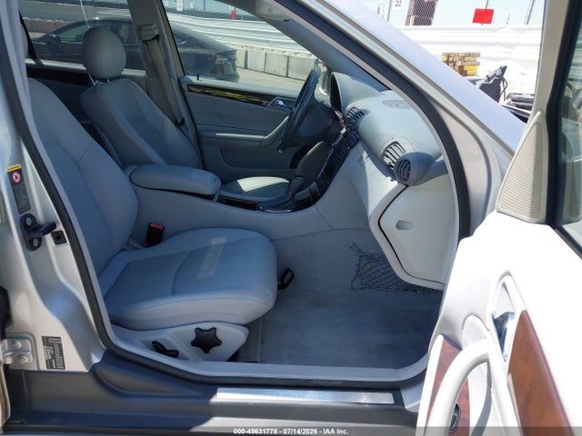 صورة 5 لـ 2002 Mercedes-BENZ C 240