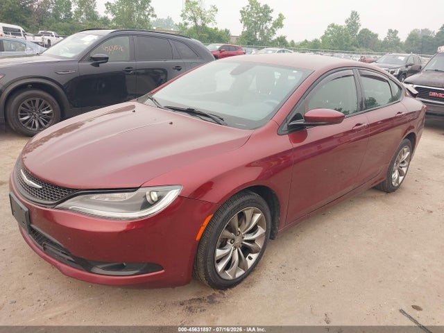 2015 Chrysler 200 S 照片 2