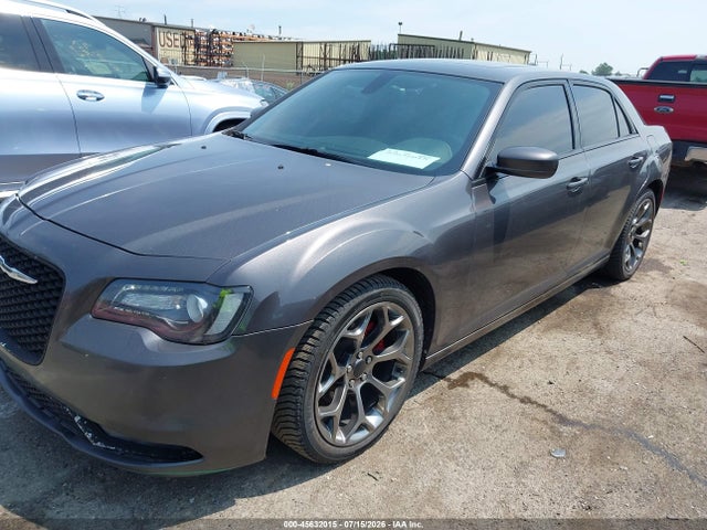 صورة 2 لـ 2015 Chrysler 300 300S