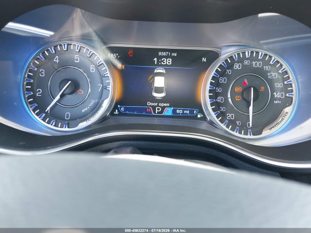 صورة 7 لـ 2016 Chrysler 200 C PLATINUM