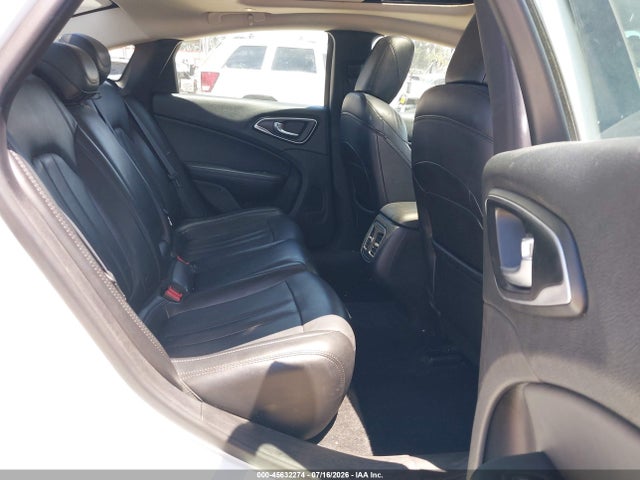 صورة 8 لـ 2016 Chrysler 200 C PLATINUM