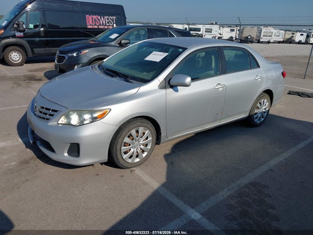 2013 Toyota COROLLA LE 照片 2