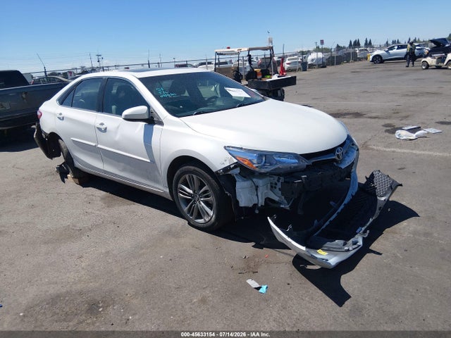 2015 Toyota CAMRY SE 照片 1