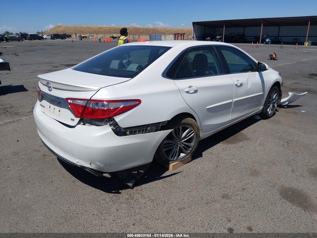 2015 Toyota CAMRY SE 照片 4