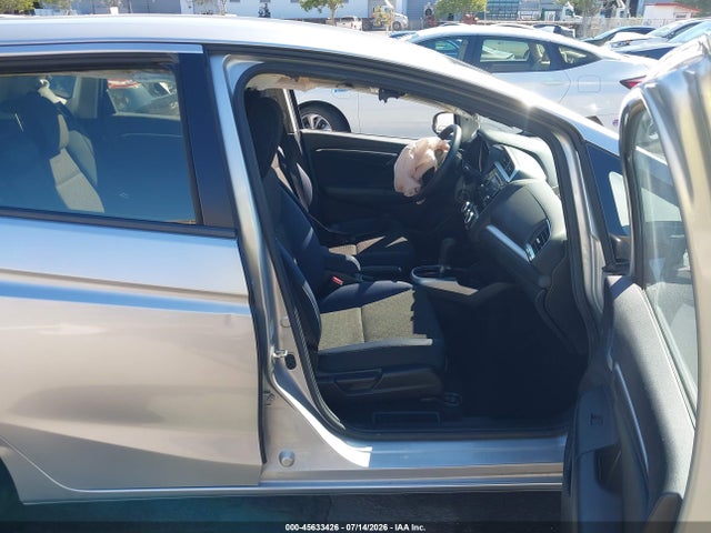 2016 Honda FIT LX — фото 5