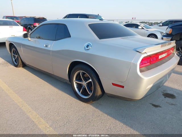 صورة 3 لـ 2010 Dodge CHALLENGER SE