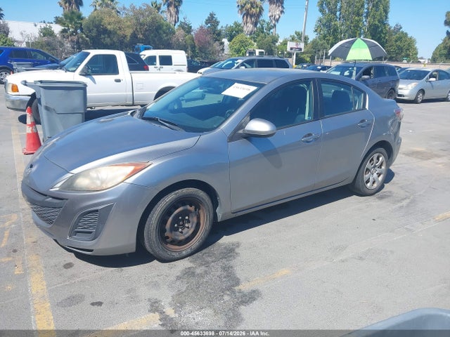 صورة 2 لـ 2011 Mazda MAZDA3 I SPORT