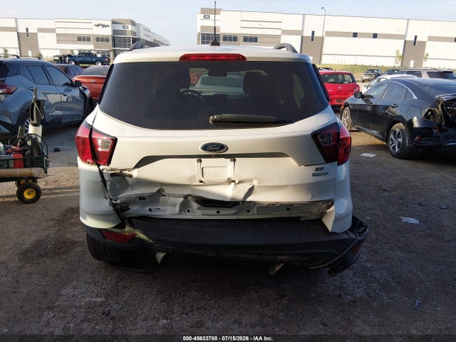 2019 FORD ESCAPE SE 17
