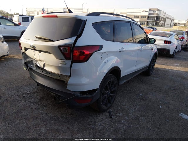 2019 FORD ESCAPE SE 4