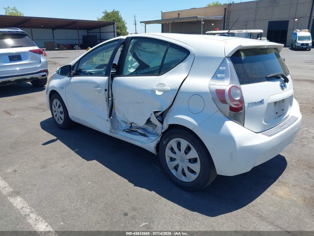 2014 Toyota PRIUS C THREE — фото 3