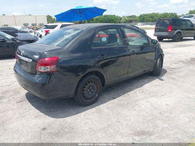 2012 Toyota YARIS photo 4