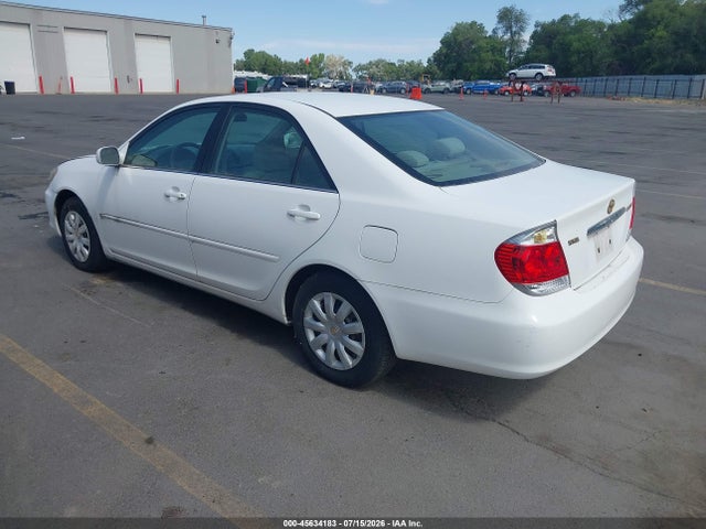 2005 Toyota CAMRY LE photo 3