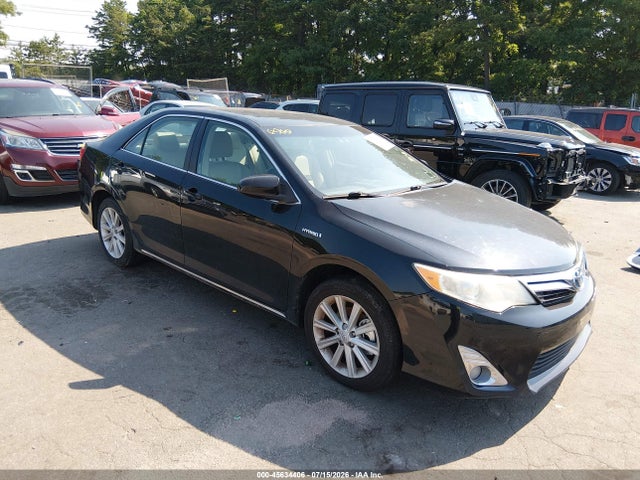 2013 TOYOTA CAMRY XLE