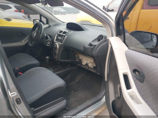 2009 Toyota YARIS 照片 5