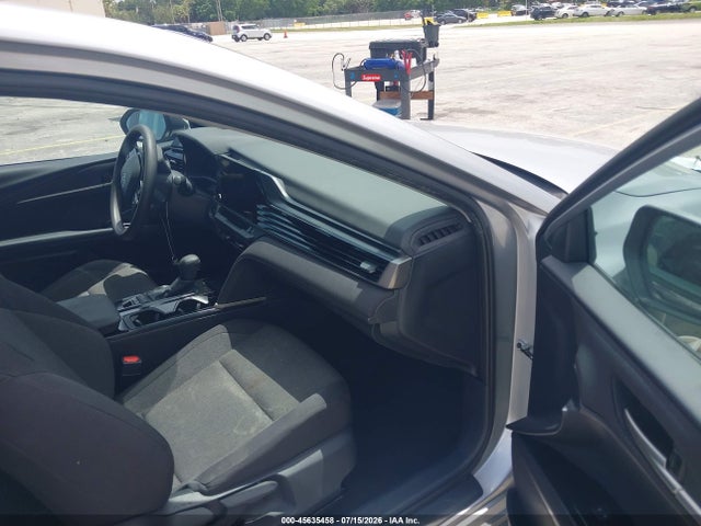 صورة 5 لـ 2025 Toyota CAMRY LE