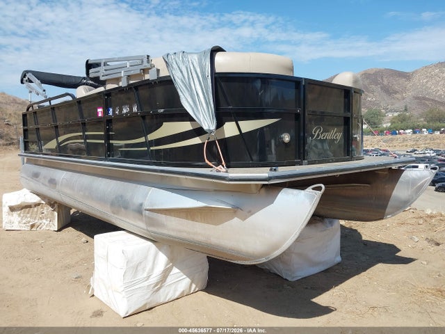 2019 BENTLEY PONTOON