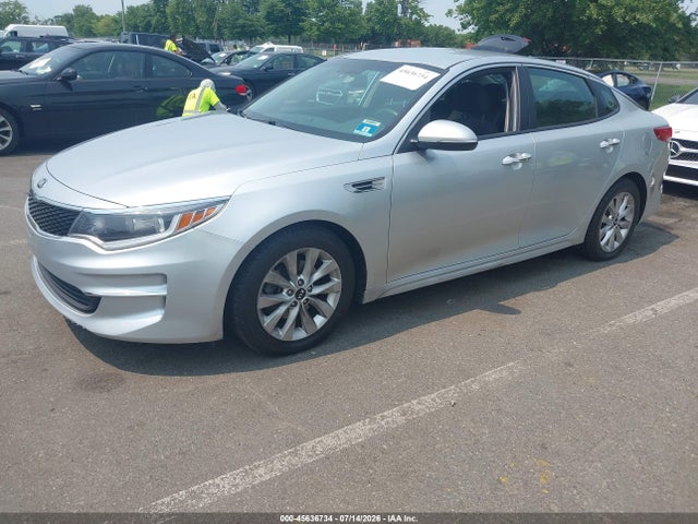 2017 KIA OPTIMA LX — фото 2