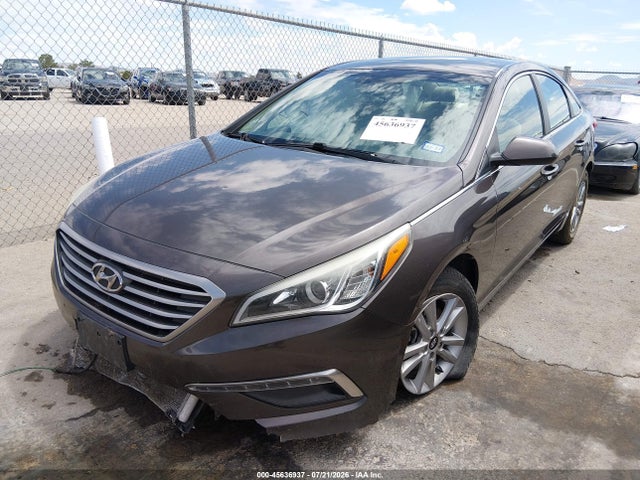 2015 Hyundai SONATA SE — фото 2
