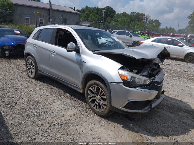 2018 MITSUBISHI OUT 2.0 ES