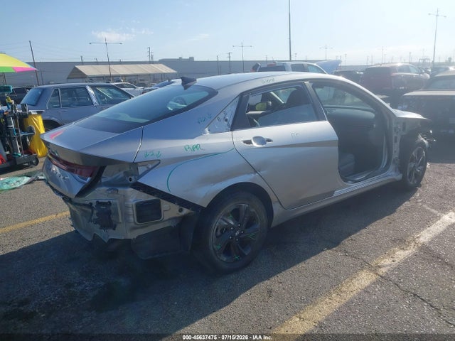 صورة 4 لـ 2021 Hyundai ELANTRA SEL