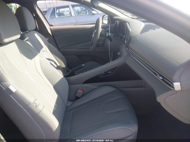 صورة 5 لـ 2021 Hyundai ELANTRA SEL