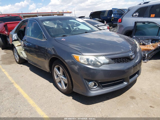 2014 TOYOTA CAMRY SE