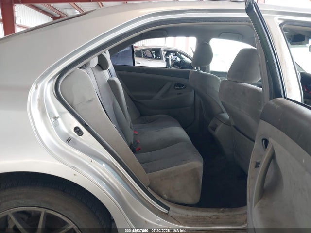 صورة 8 لـ 2010 Toyota CAMRY LE