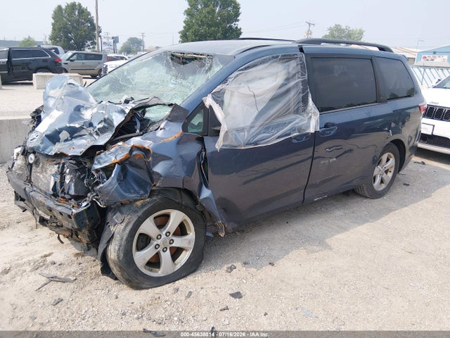 2017 TOYOTA SIENNA LE 8 PASSENGER 2