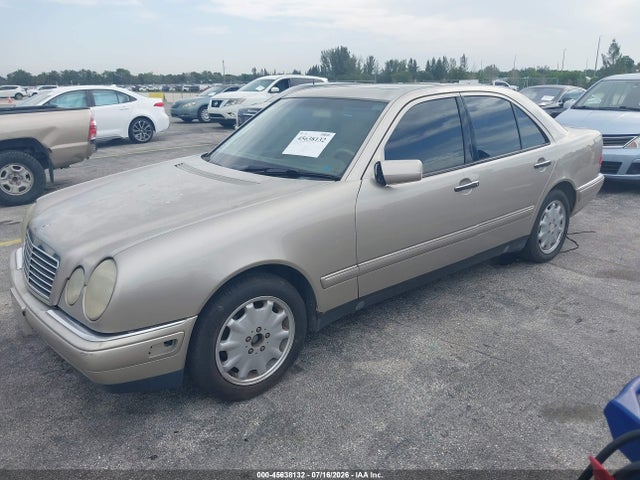 صورة 2 لـ 1999 Mercedes-BENZ E 320