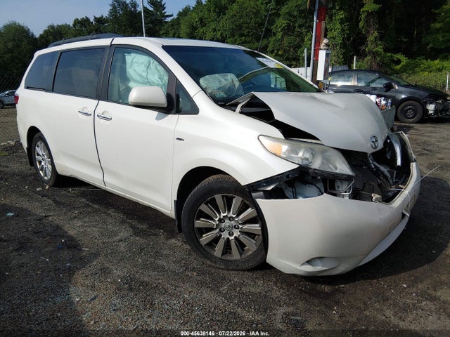 2017 TOYOTA SIENNA XLE PREMIUM 7 PASSENGER