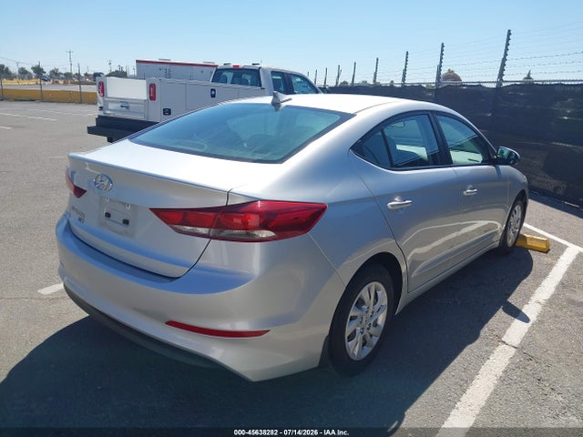 صورة 4 لـ 2017 Hyundai ELANTRA SE
