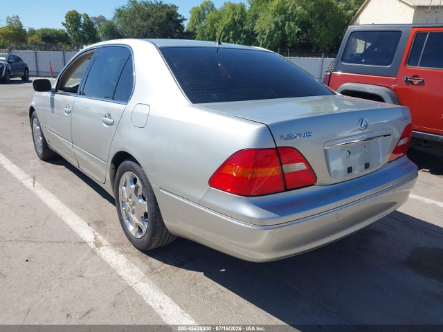 2002 Lexus LS 430 photo 3