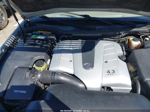 2002 Lexus LS 430 photo 10