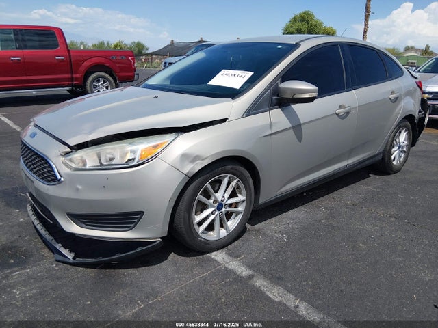 2015 FORD FOCUS SE photo 2