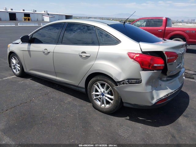 2015 FORD FOCUS SE photo 3