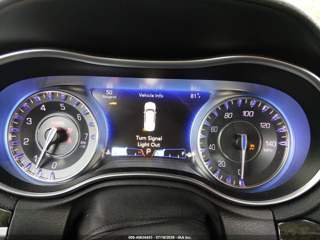 صورة 7 لـ 2017 Chrysler 300C